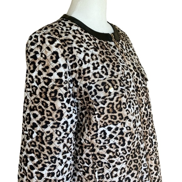 Chico’s Leopard Print Jacket Quilted Fall Jacket Lightweight Zip Up Sz 0 /Small - Picture 7 of 16